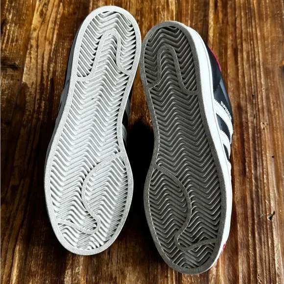 Adidas x LEGO Big Kids Superstar sneakers in black/red - Picture 4 of 8